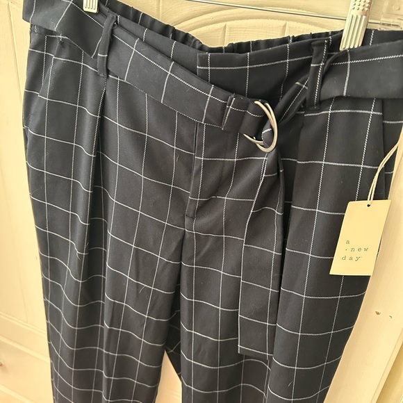 A New Day Women’s Navy/White Checkered Pants NWT, Belted with Front/Back Pockets - Picture 2 of 10